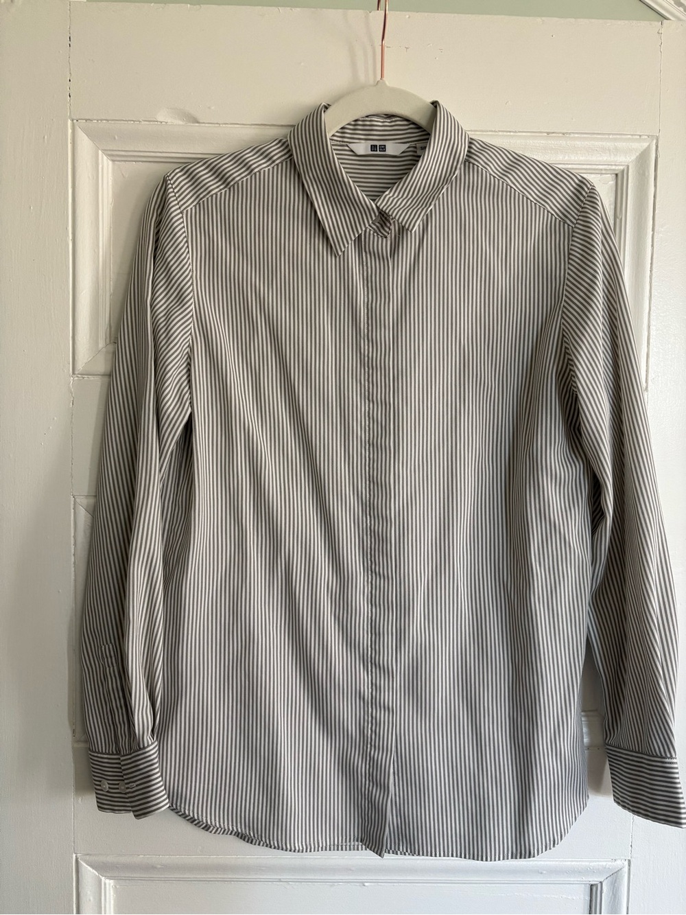 UNIQLO Women’s White and Gray Pinstripe Dress Shirt